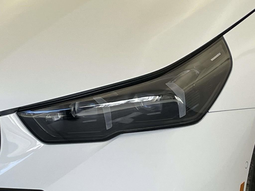 New 2026 BMW i5 eDrive40 w/ M Sport Package AWD/4WD image 9