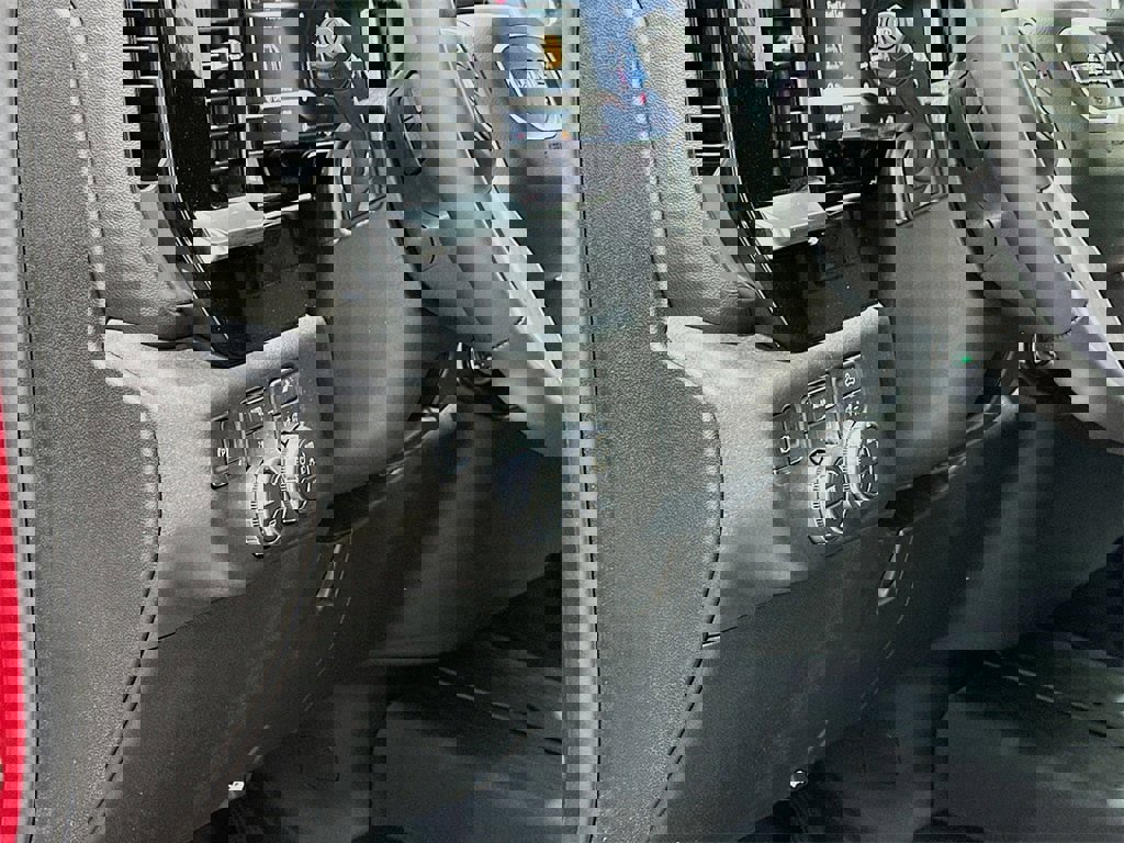 New 2026 GMC Sierra 3500 SLT image 10