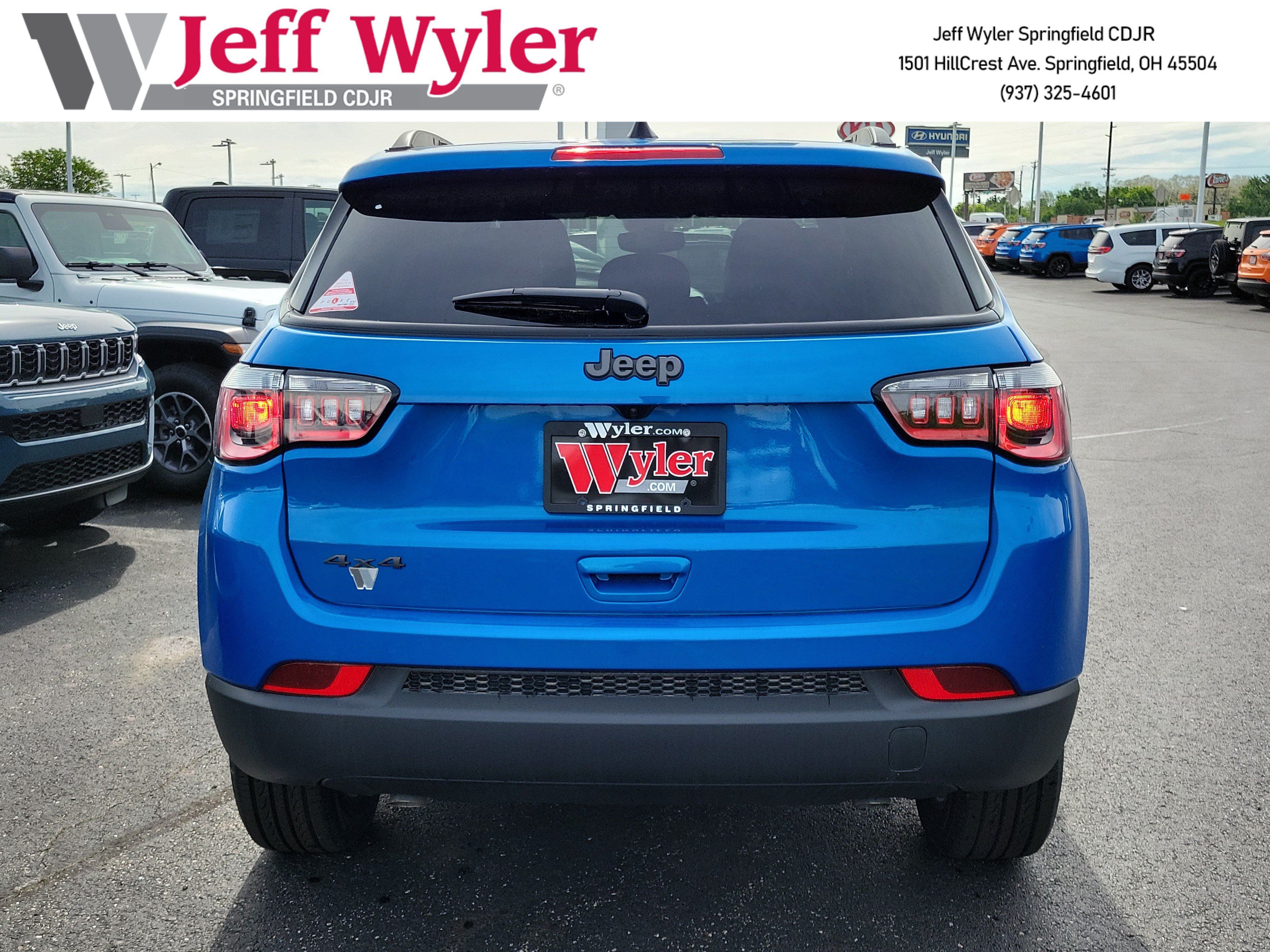New 2026 Jeep Compass Latitude AWD/4WD image 4