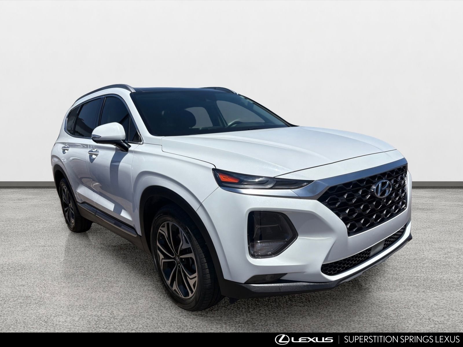 Used 2019 Hyundai Santa Fe FWD image 2