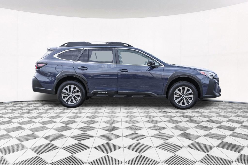 Used 2024 Subaru Outback Premium AWD/4WD image 13
