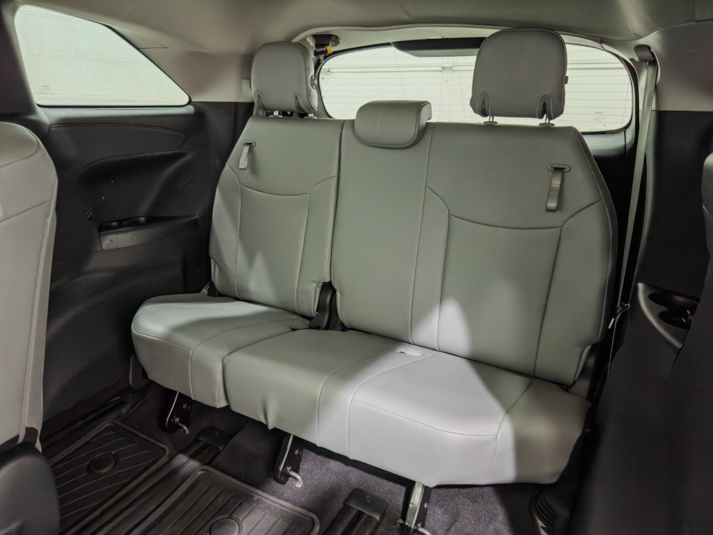 Used 2025 Toyota Sienna XLE AWD/4WD image 18