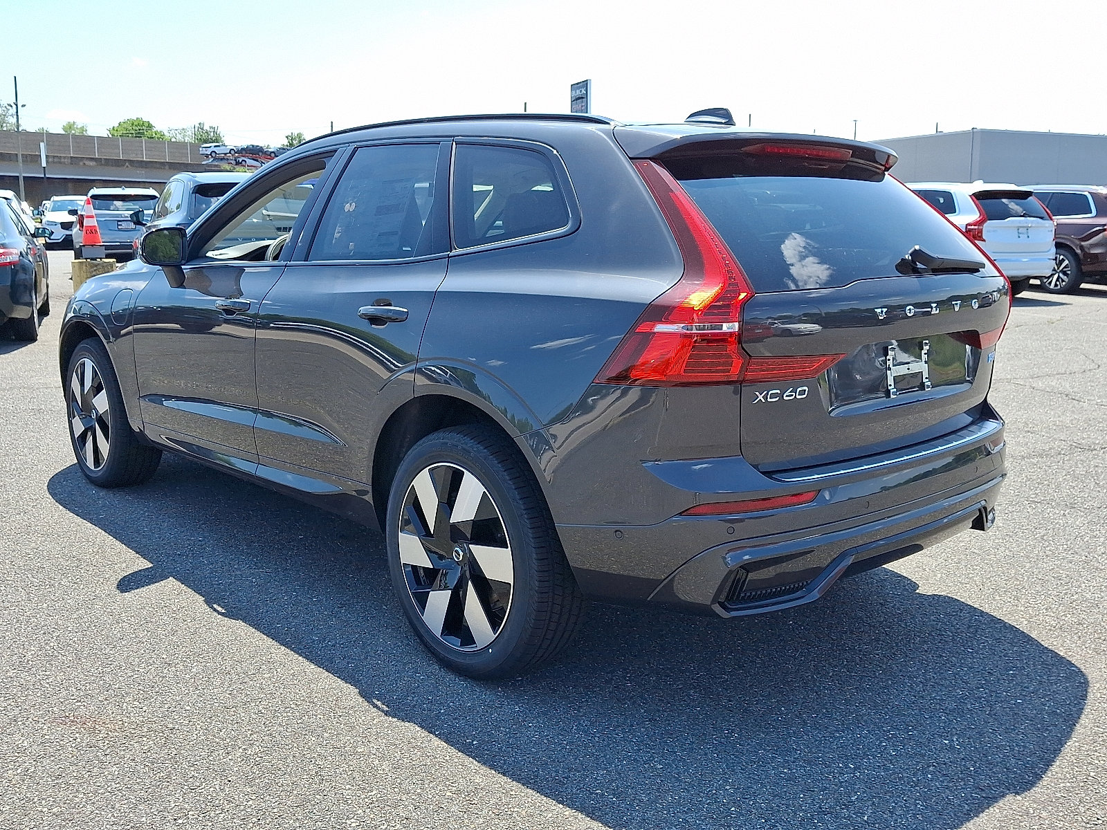 Used 2025 Volvo XC60 T8 Plus w/ Protection Package Premier image 4