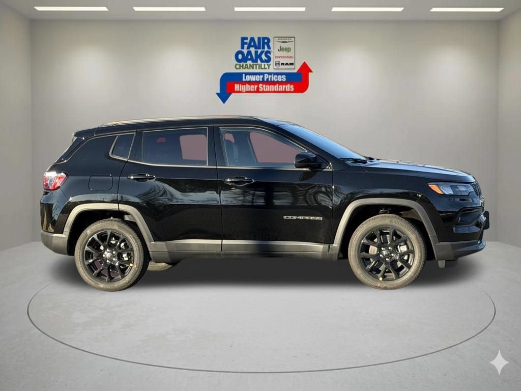 New 2026 Jeep Compass Latitude w/ Sun and Sound Group AWD/4WD image 5