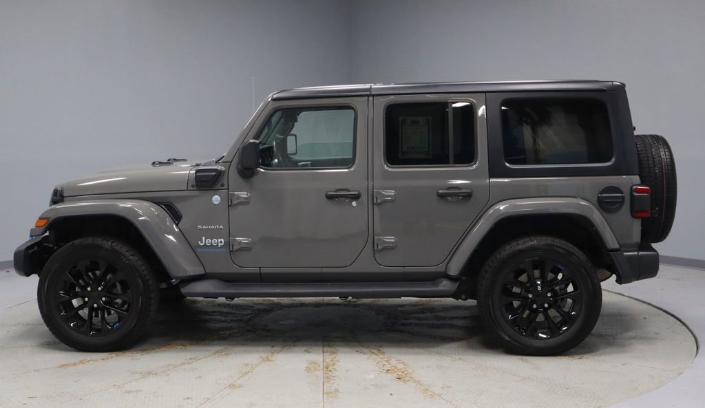 Used 2023 Jeep Wrangler Unlimited Sahara AWD/4WD image 8