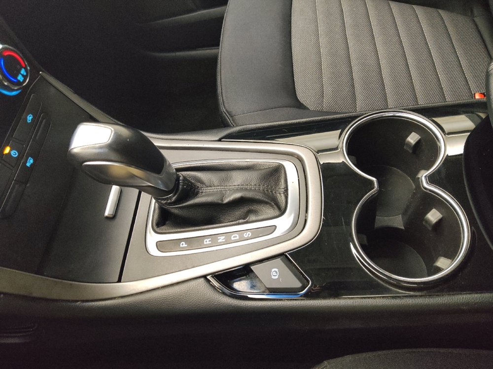 Used 2018 Ford Edge SE image 26