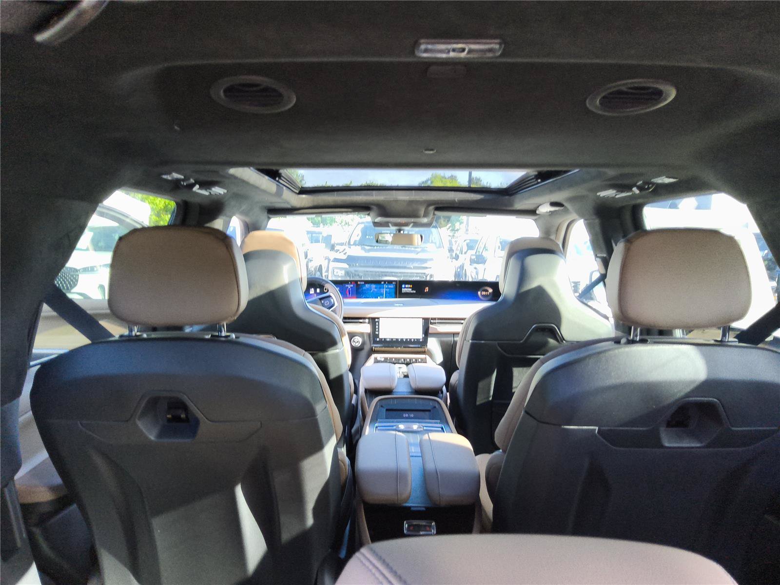New 2027 Lincoln Navigator Black Label AWD/4WD image 21
