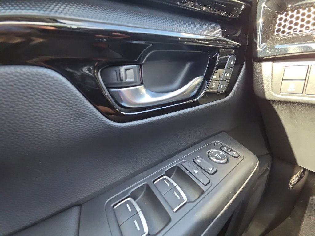 Used 2025 Honda CR-V EX-L image 29