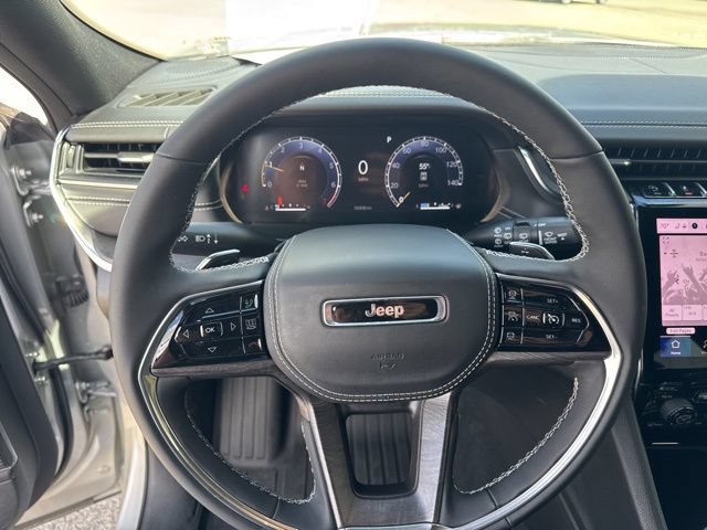Used 2025 Jeep Grand Cherokee L Overland w/ Luxury Tech Group IV AWD/4WD image 31