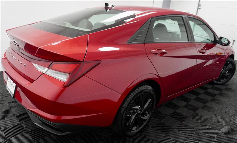 Used 2021 Hyundai Elantra SEL w/ Convenience Package image 7