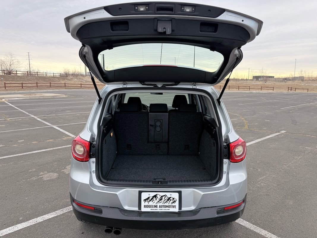 Used 2010 Volkswagen Tiguan S image 21