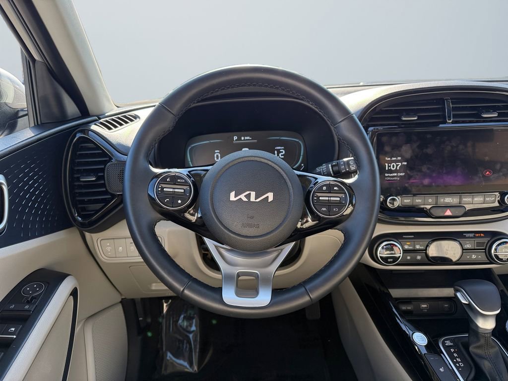 Used 2025 Kia Soul EX image 12
