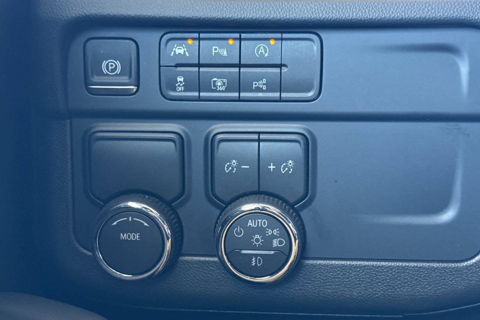 Used 2026 Chevrolet Suburban RST RWD image 41