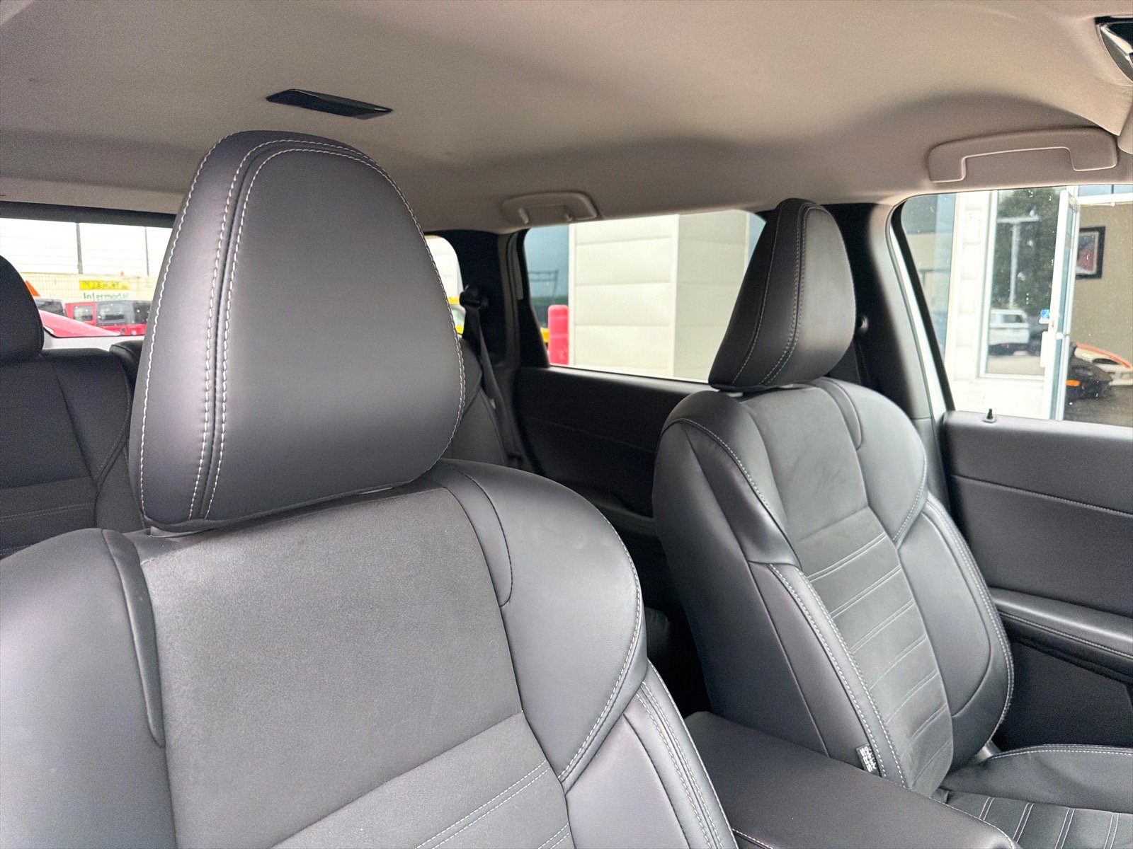 Used 2025 Mitsubishi Outlander SE AWD/4WD image 30