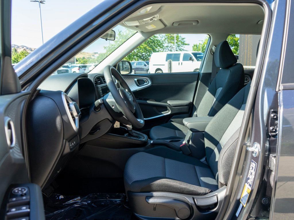 New 2025 Kia Soul LX image 11