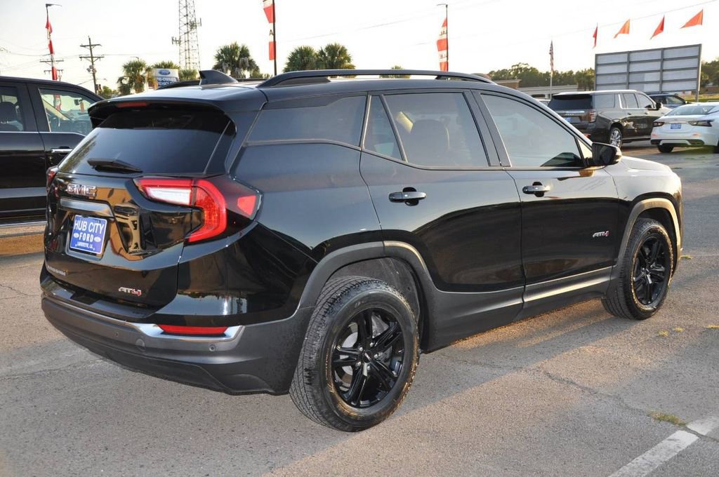 Used 2022 GMC Terrain AT4 w/ Tech Package image 4