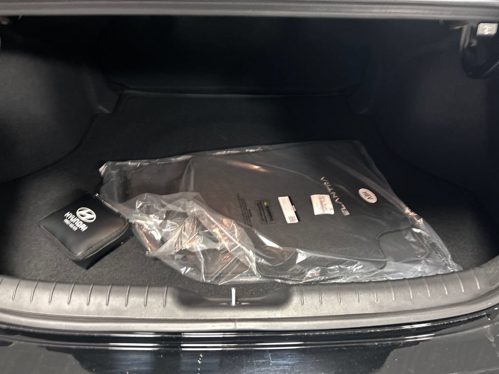 New 2026 Hyundai Elantra SEL FWD image 22