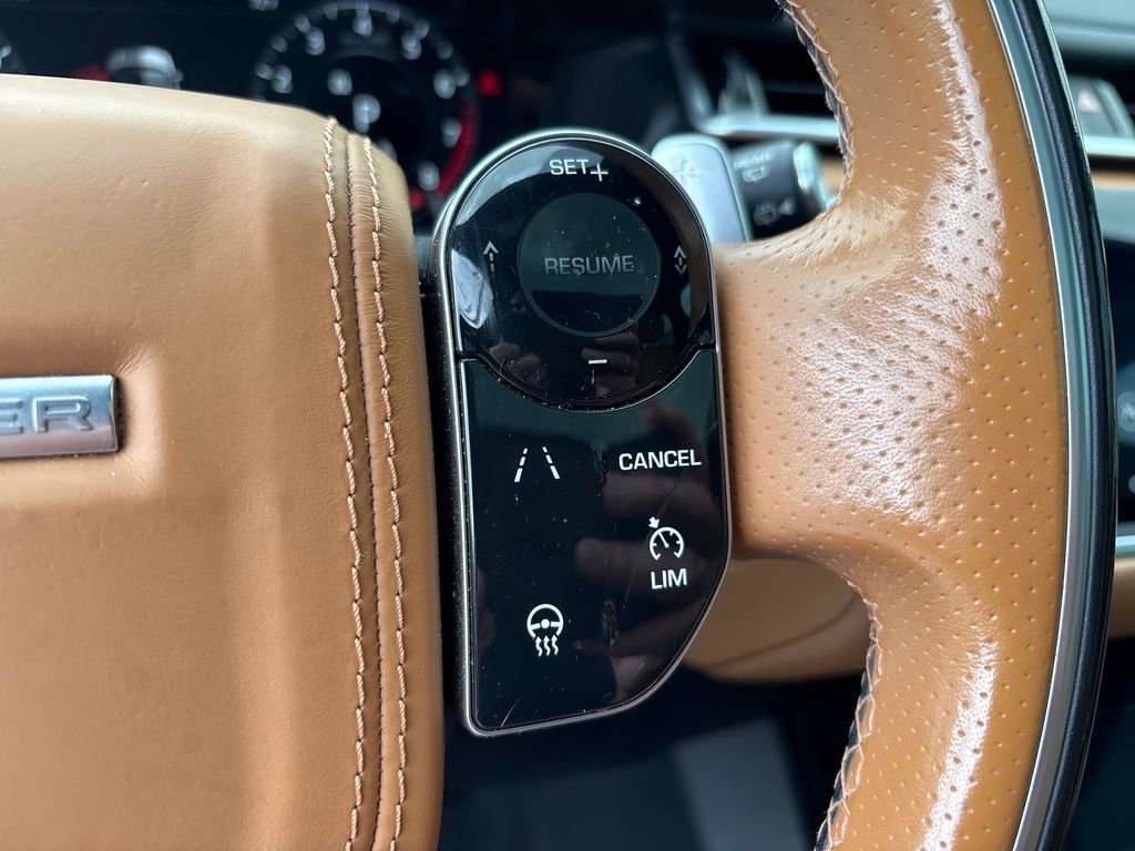 Used 2019 Land Rover Range Rover Velar R-Dynamic SE AWD/4WD image 19