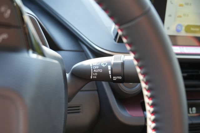Used 2026 Toyota Prius Plug-In Hybrid FWD image 27