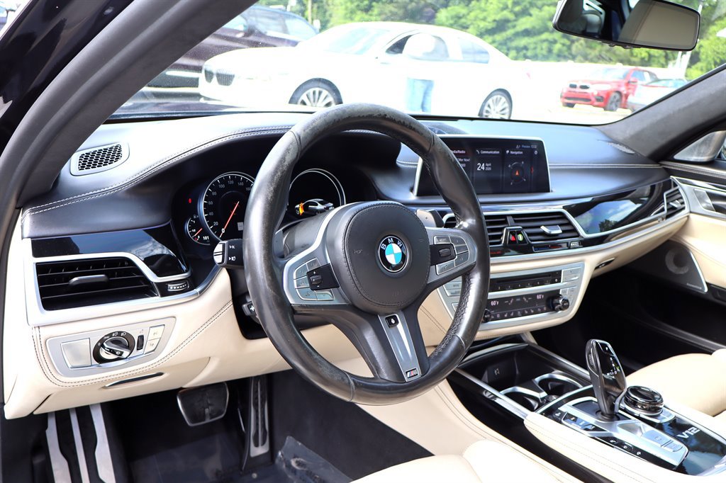 Used 2018 BMW M760i xDrive AWD/4WD image 17