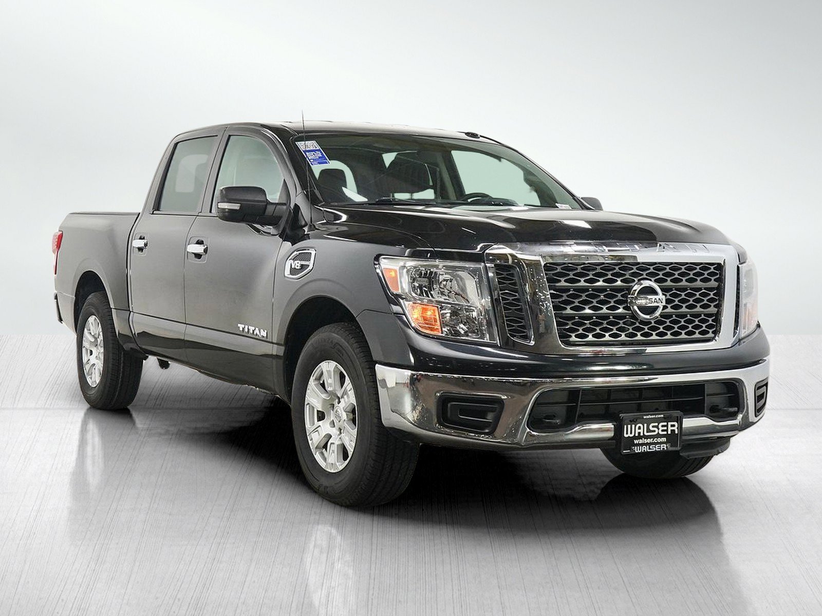 Used 2017 Nissan Titan SV AWD/4WD image 7