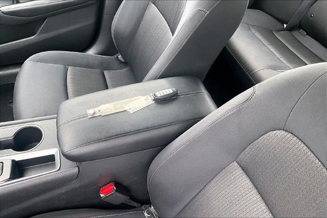 Used 2025 Nissan Altima 2.5 SV FWD image 35