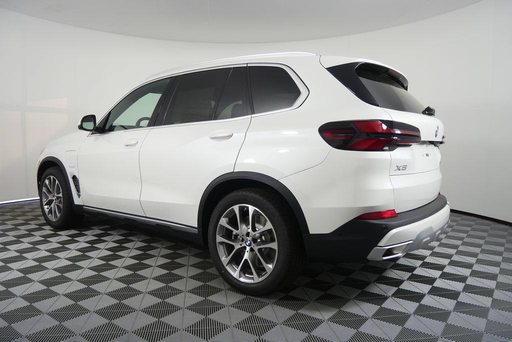 Used 2026 BMW X5 xDrive50e AWD/4WD image 6