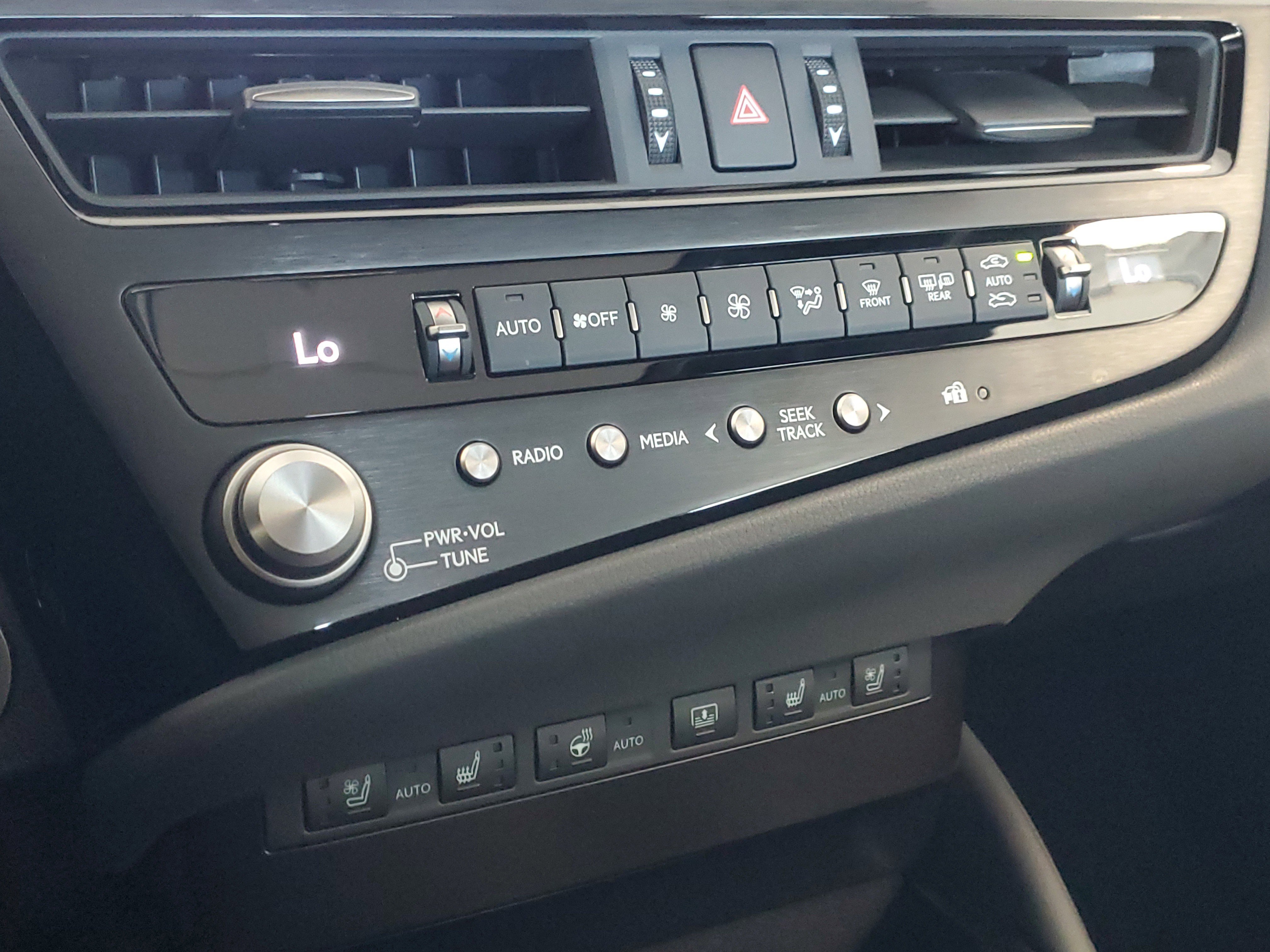 Used 2025 Lexus ES 350 Ultra Luxury w/ Accessory Package (Z2) FWD image 34