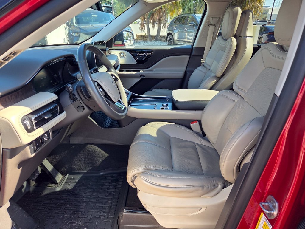 Used 2020 Lincoln Aviator Reserve w/ Equipment Group 201A RWD image 4