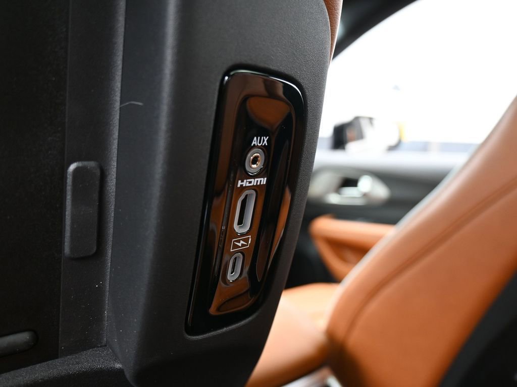 New 2026 Chrysler Pacifica Pinnacle image 38