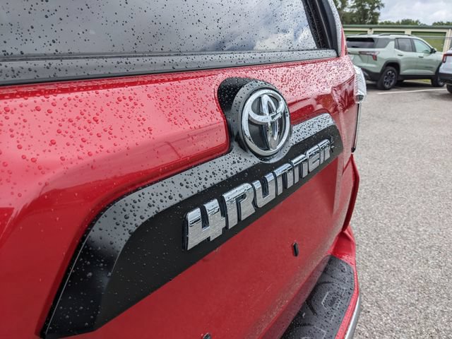 Used 2021 Toyota 4Runner TRD Off-Road Premium AWD/4WD image 12