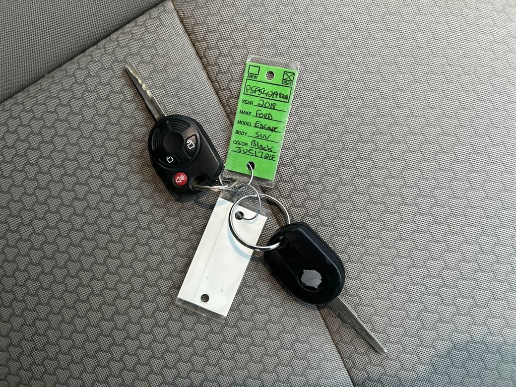 Used 2018 Ford Escape SE w/ SE Sync 3 Package image 29