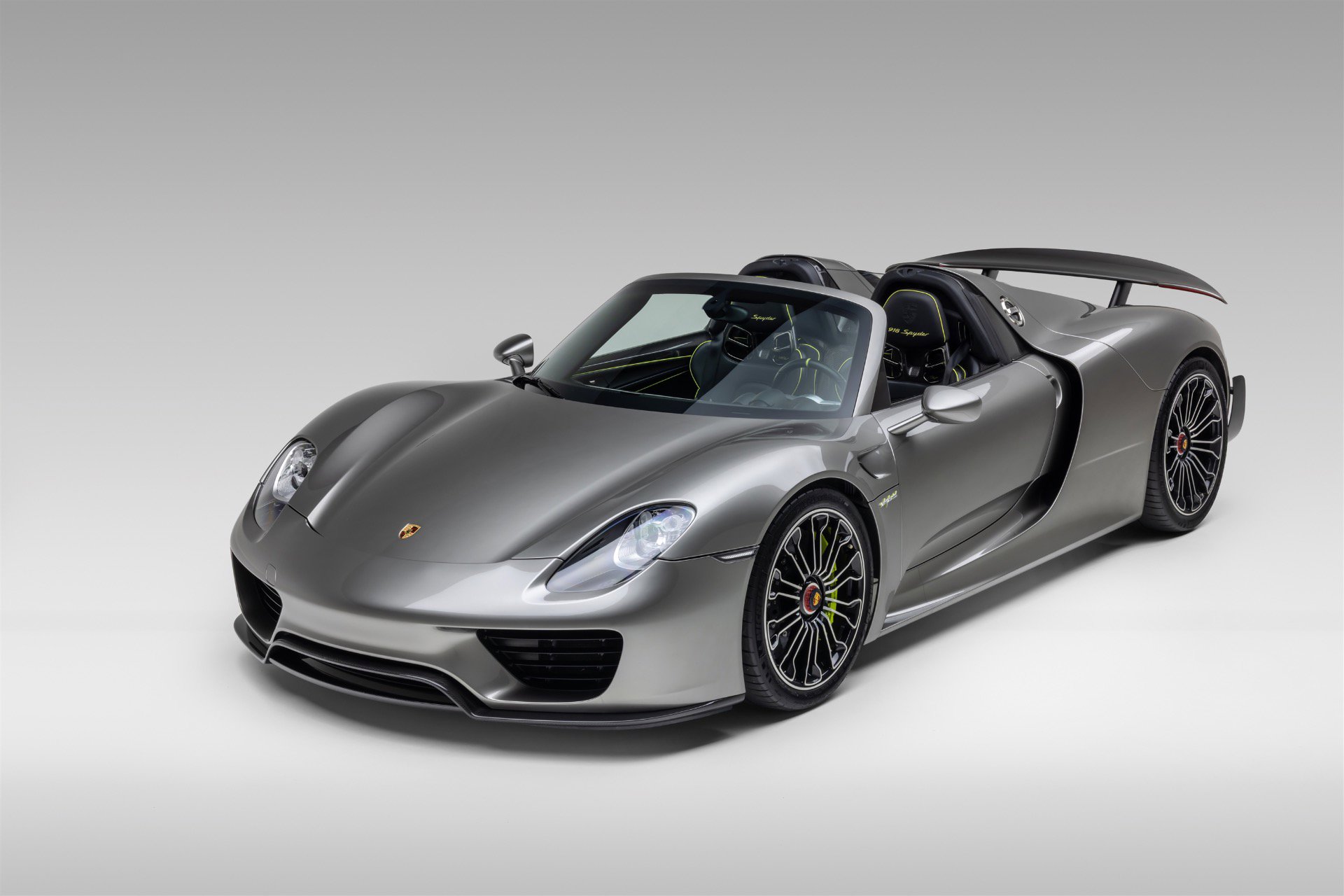 Used 2015 Porsche 918 Spyder AWD/4WD image 2