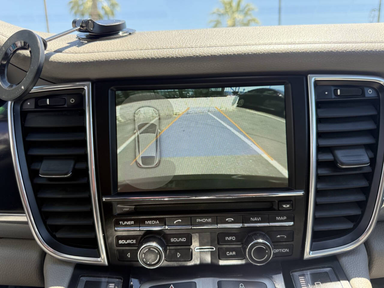 Used 2013 Porsche Panamera RWD image 19