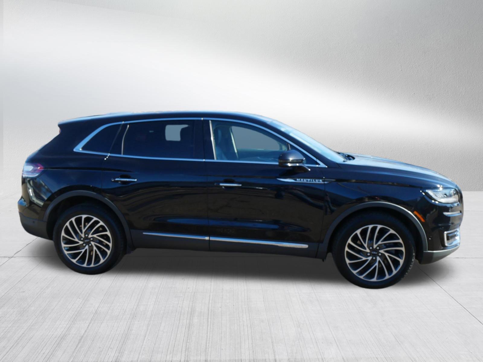 Used 2020 Lincoln Nautilus Reserve w/ Equipment Group 201A image 8