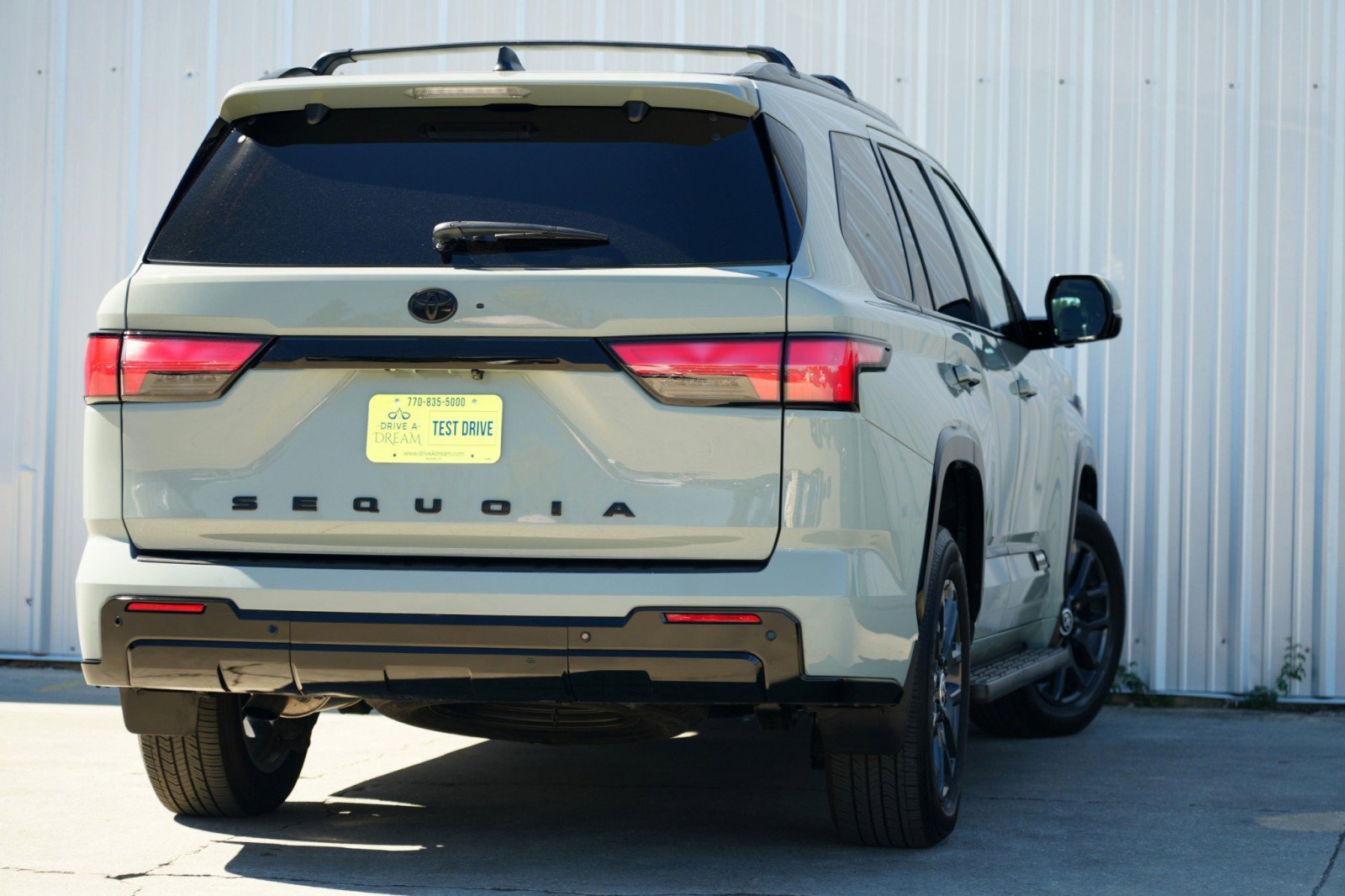 Used 2024 Toyota Sequoia Platinum image 5