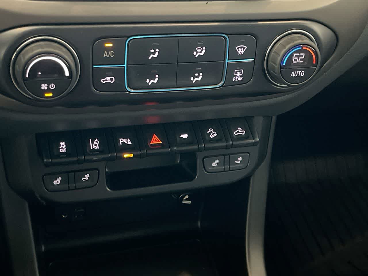 Used 2021 Chevrolet Colorado Z71 w/ Safety Package AWD/4WD image 19