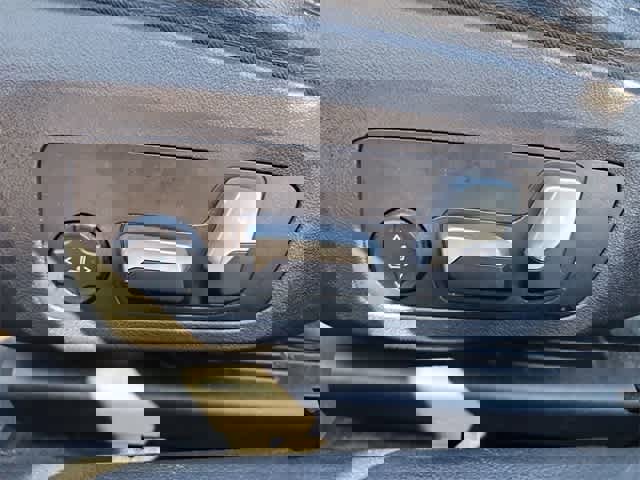 Used 2023 BMW 330e 330e image 17