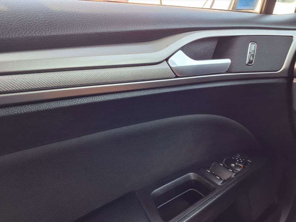 Used 2020 Ford Fusion SE image 43