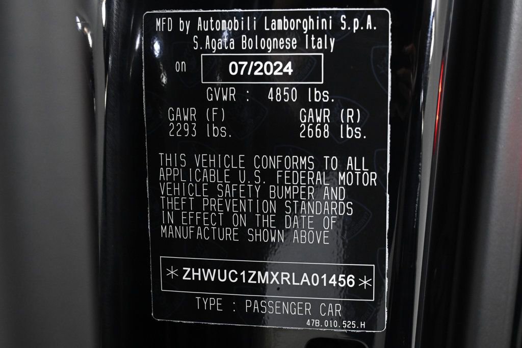 Used 2024 Lamborghini Revuelto image 35