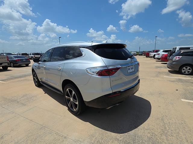 Used 2022 Buick Enclave Essence w/ Sport Touring Edition FWD image 8