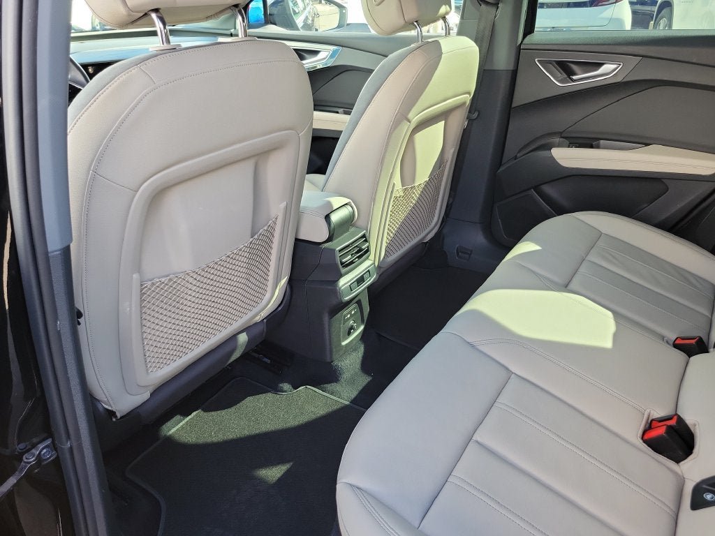 Used 2023 Audi Q4 e-tron Premium w/ Convenience Package RWD image 14