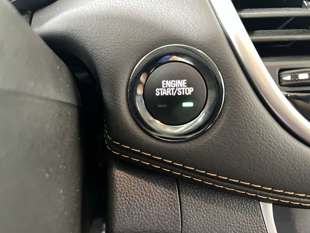 Used 2022 Chevrolet Trax LT w/ LT Convenience Package image 17