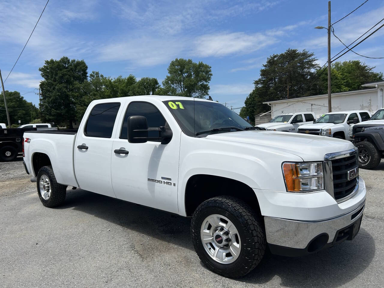 Used 2007 GMC Sierra 2500 SLE w/ Z71 Off-Road Package AWD/4WD image 4
