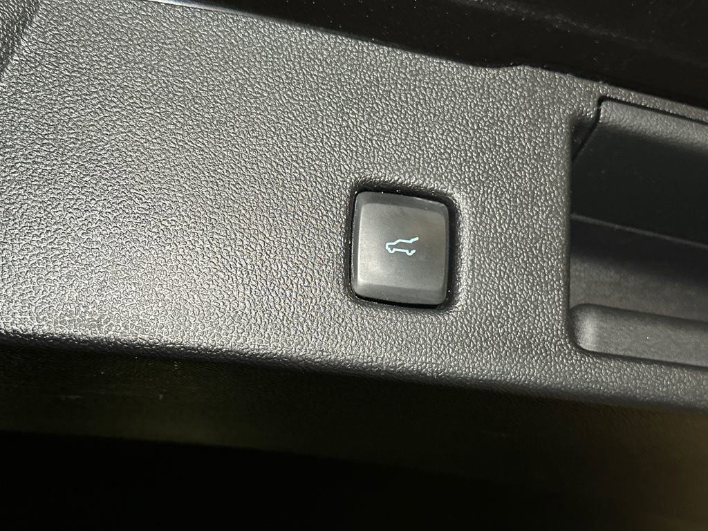 Used 2022 Ford Escape Titanium w/ Class II Trailer Tow Package image 7