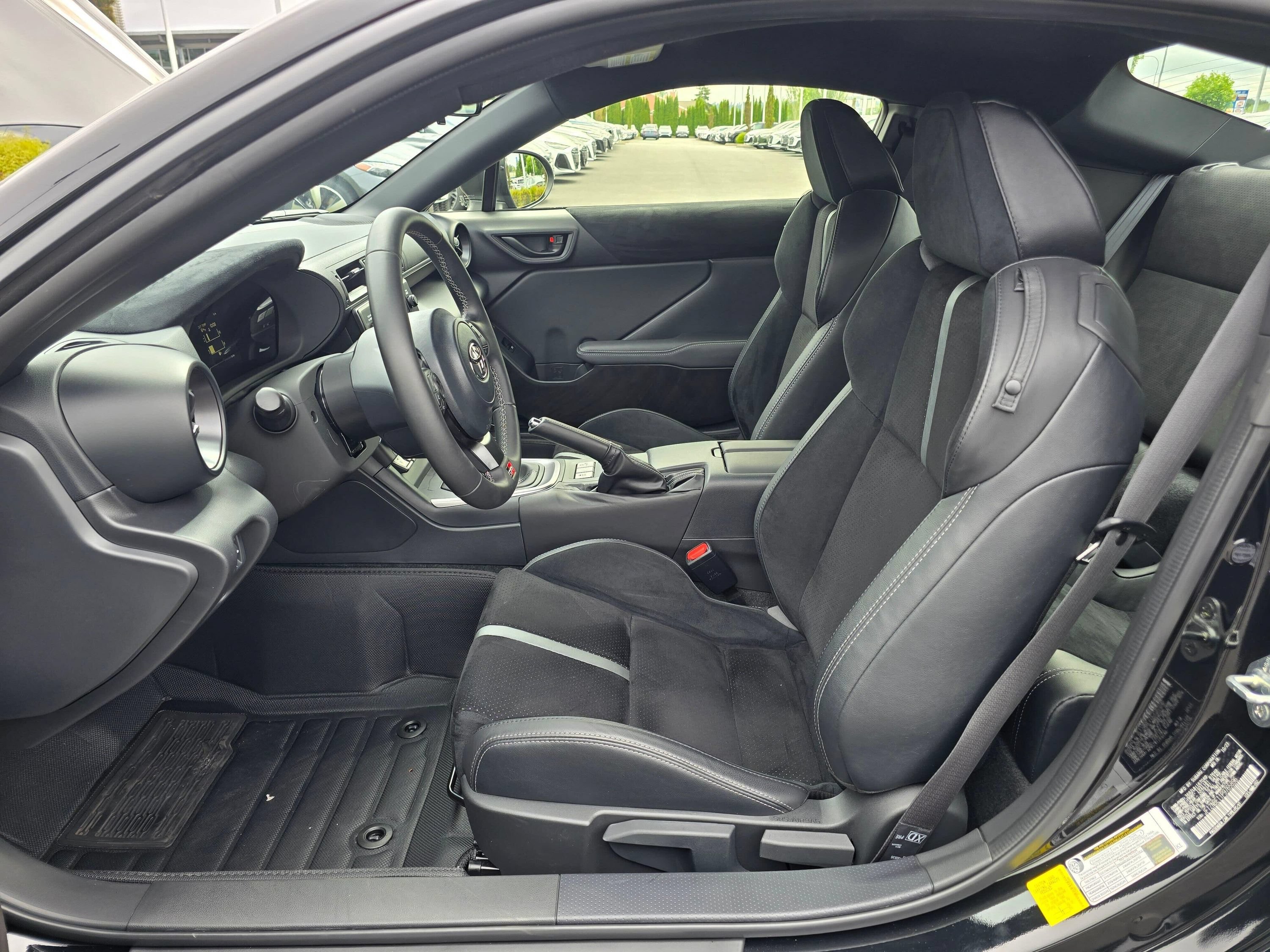 Used 2023 Toyota GR86 Premium w/ ALL Weather Mat Package (TMS) RWD image 12
