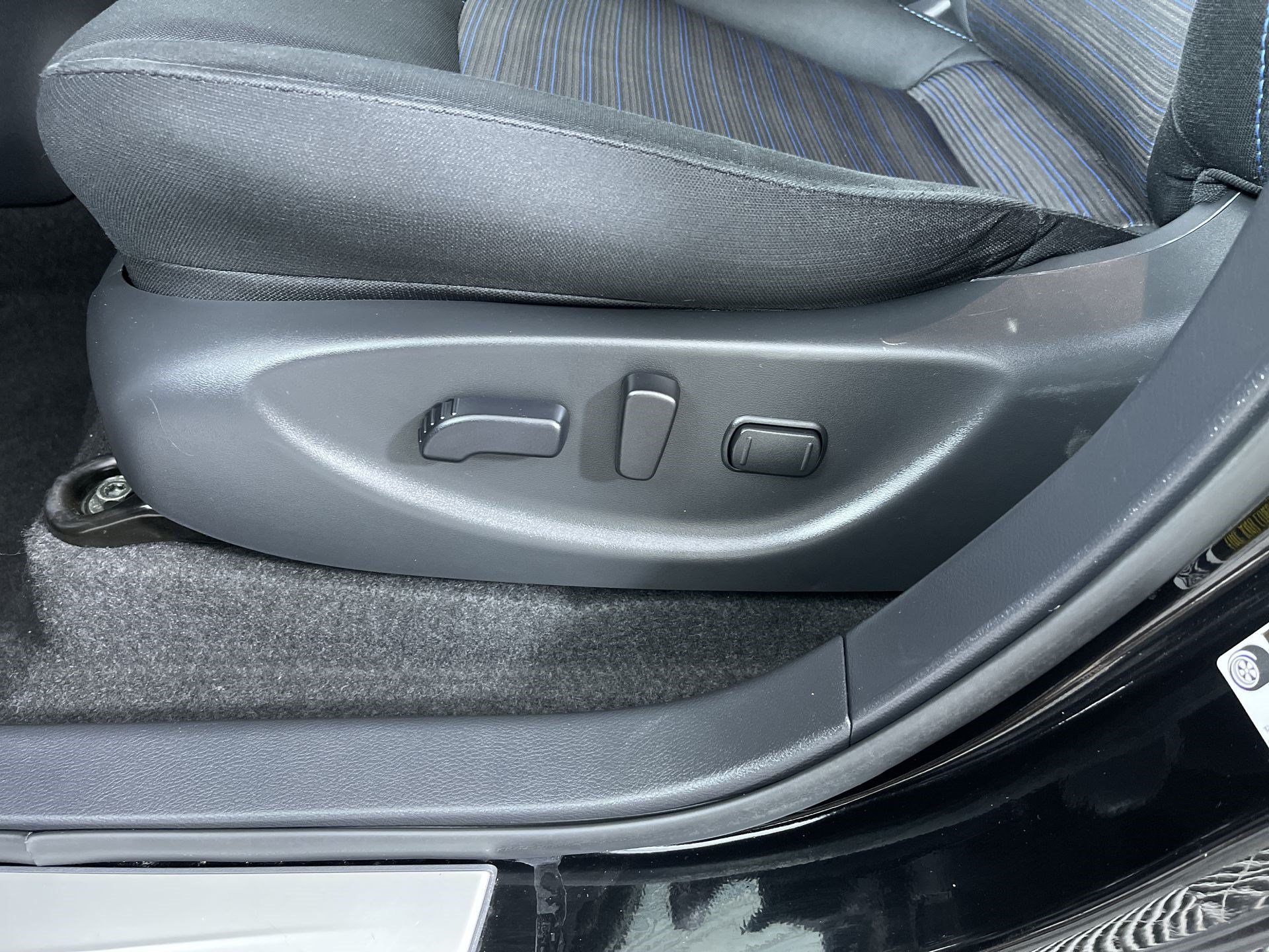 Certified 2025 Nissan Leaf SV Plus FWD image 13