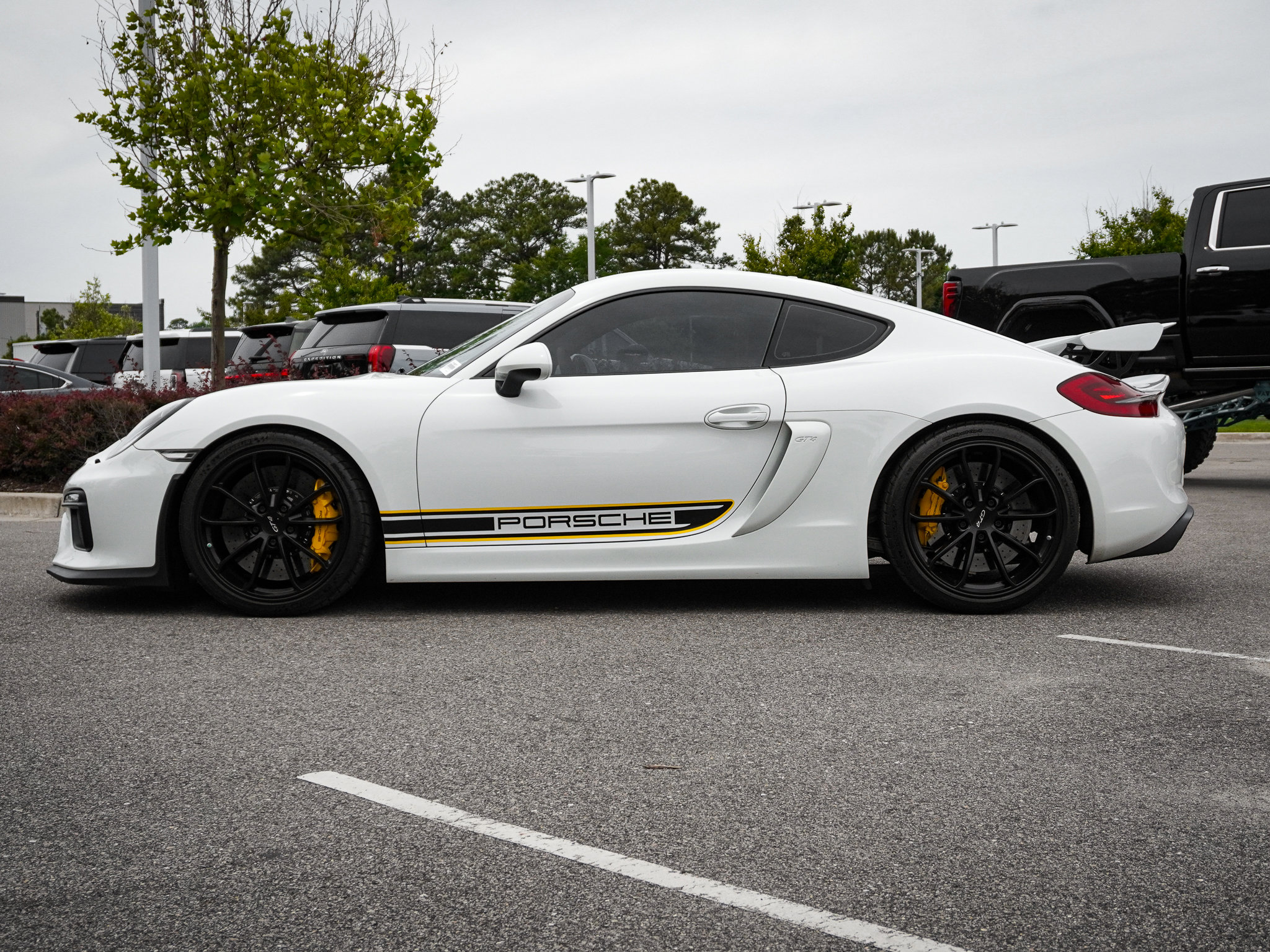 Used 2016 Porsche Cayman GT4 RWD image 7
