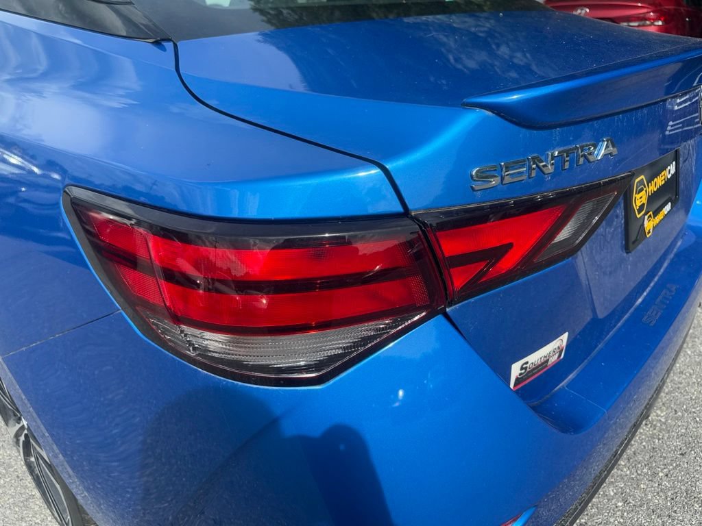 Used 2022 Nissan Sentra SR w/ Electronics Package FWD image 9