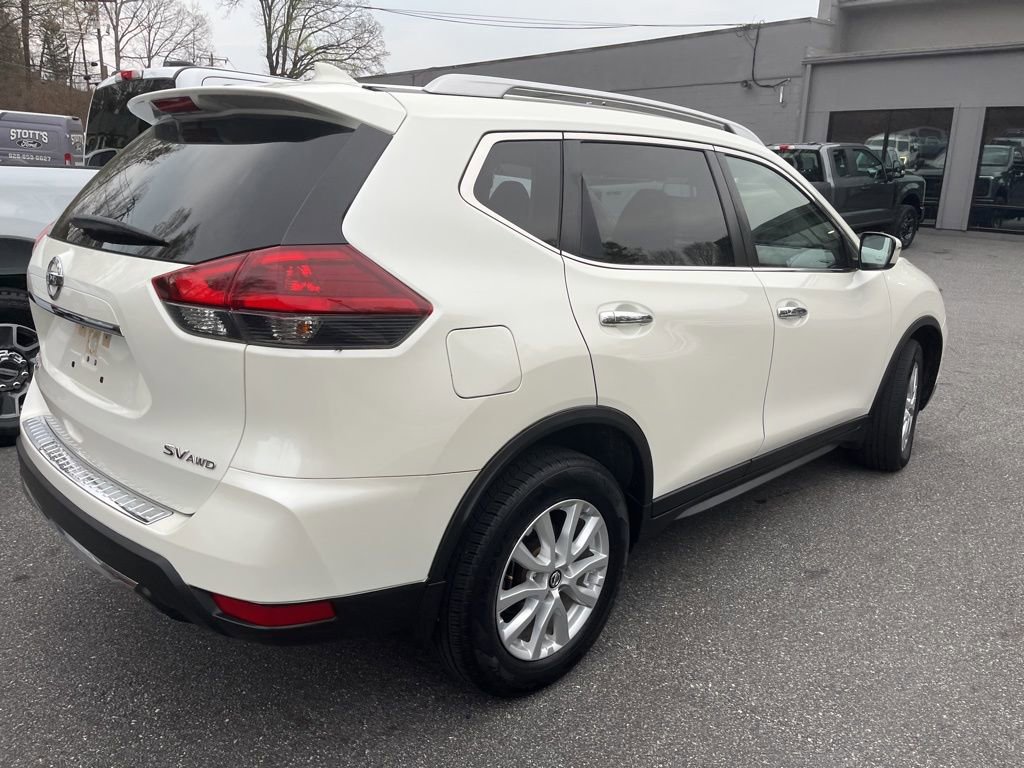 Used 2018 Nissan Rogue SV image 19